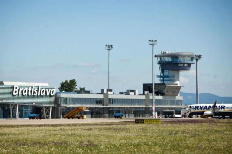 Zvýšený hluk od lietadiel nad našou mestskou časťou