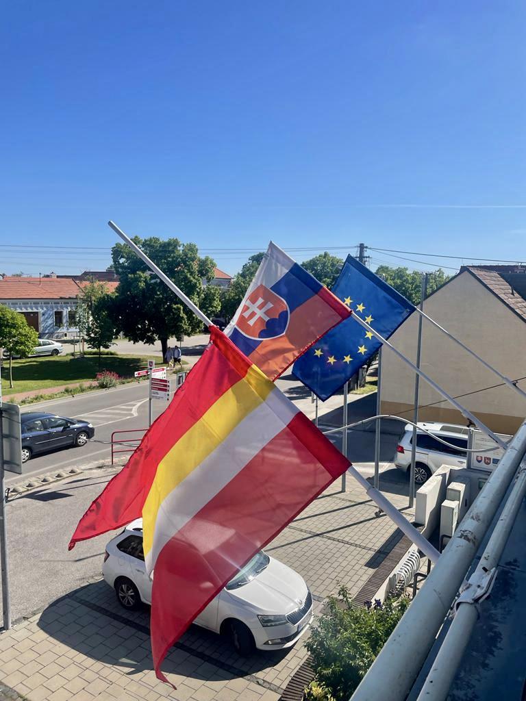 Vajnory podporujú štrajkovú pohotovosť miest a obcí