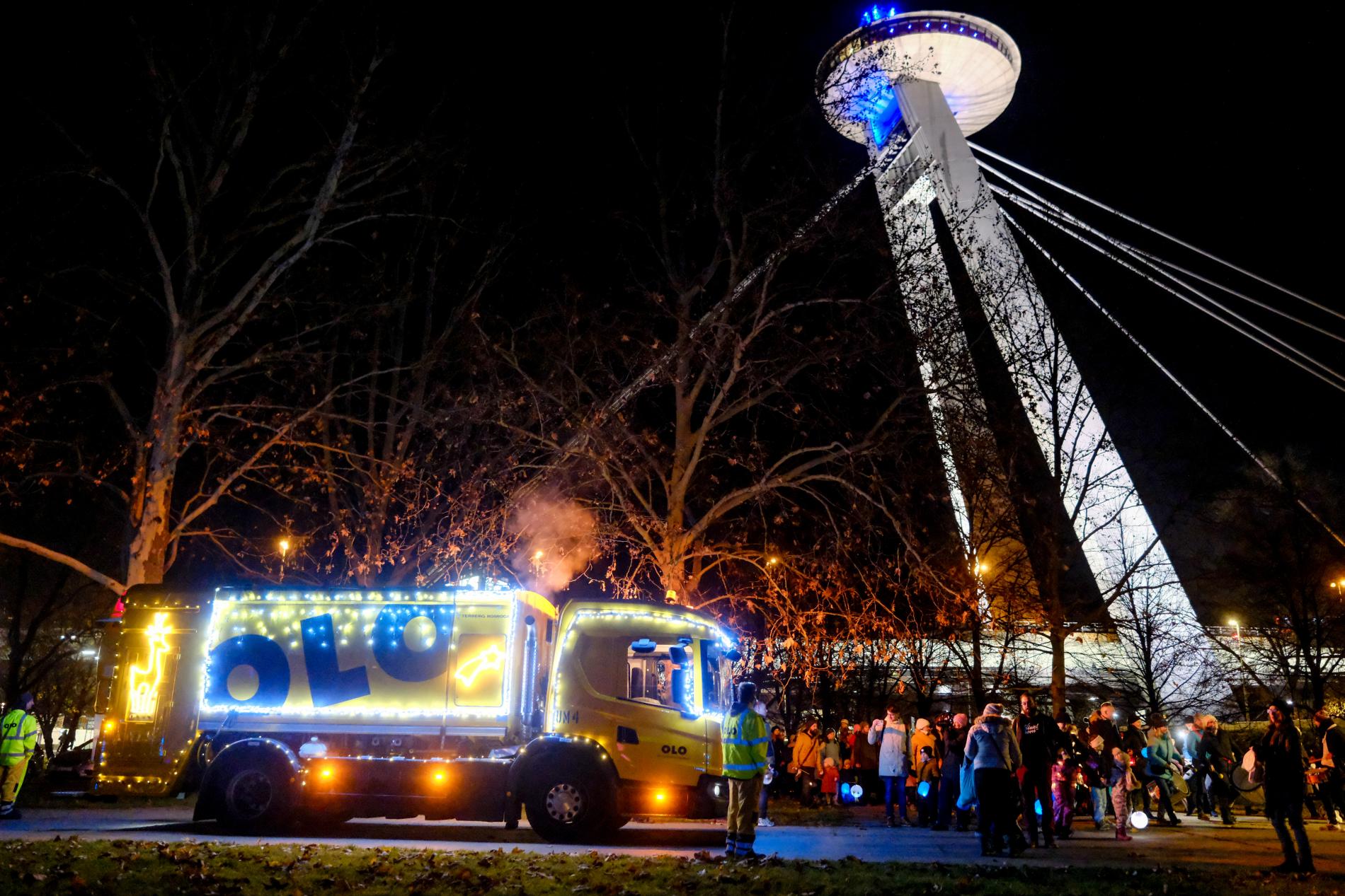Braislava aj Vajnory zažijú sviatočnú atmosféru s vianočným smetiarskym autom OLO